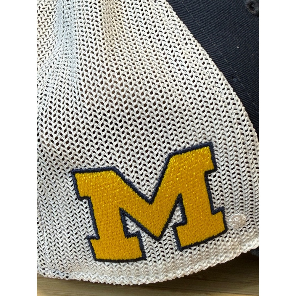 Titleist Michigan Wolverines Golf Hat Mens Navy White Mesh Snapback 47 Brand Cap - Picture 3 of 7